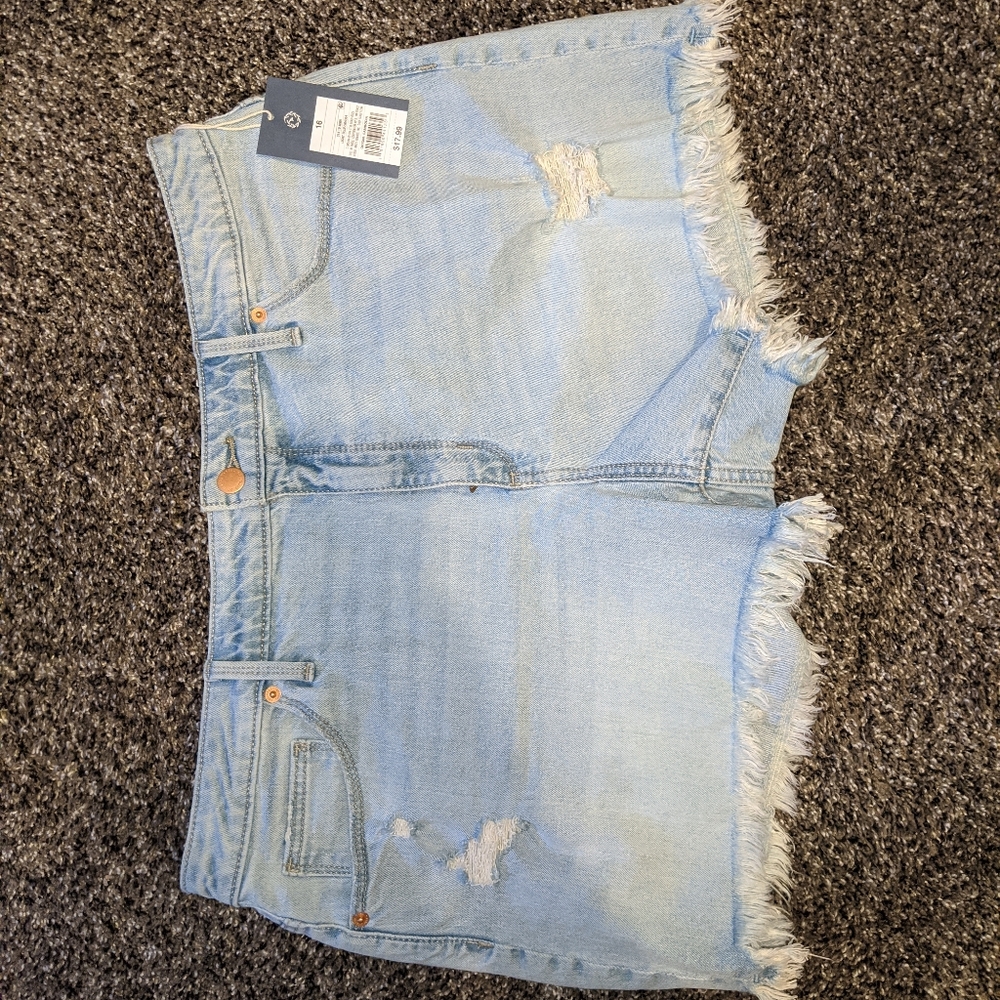 Universal threads shorts